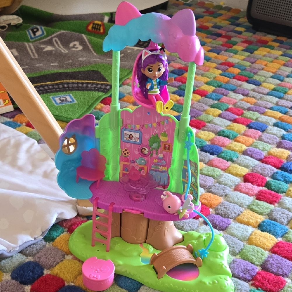 Gabby’s Dollhouse with Kitty Fairy’s Garden Treehouse Playset!